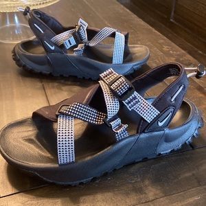 NWOT: Nike Women’s Oneonta Sandal